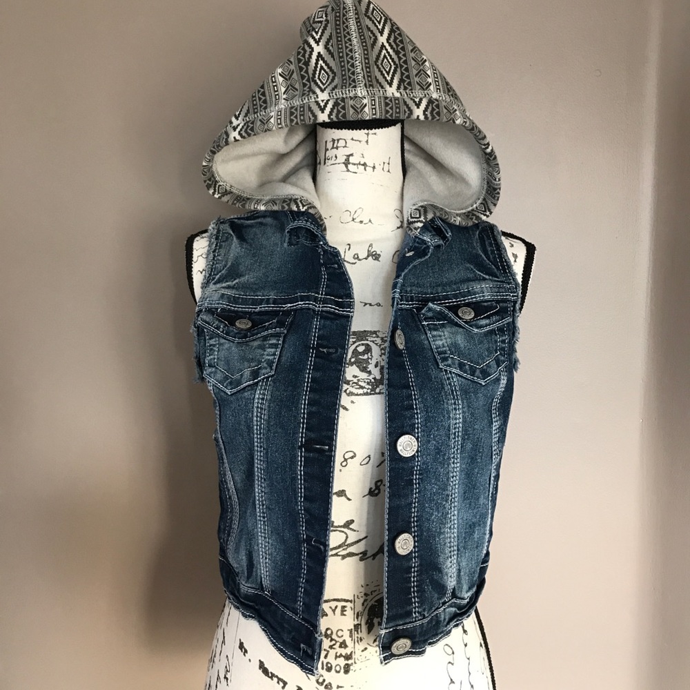 Sleeveless Hooded Jean Jacket